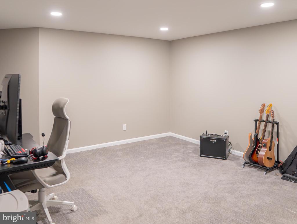 167 EQUESTRIAN DRIVE
