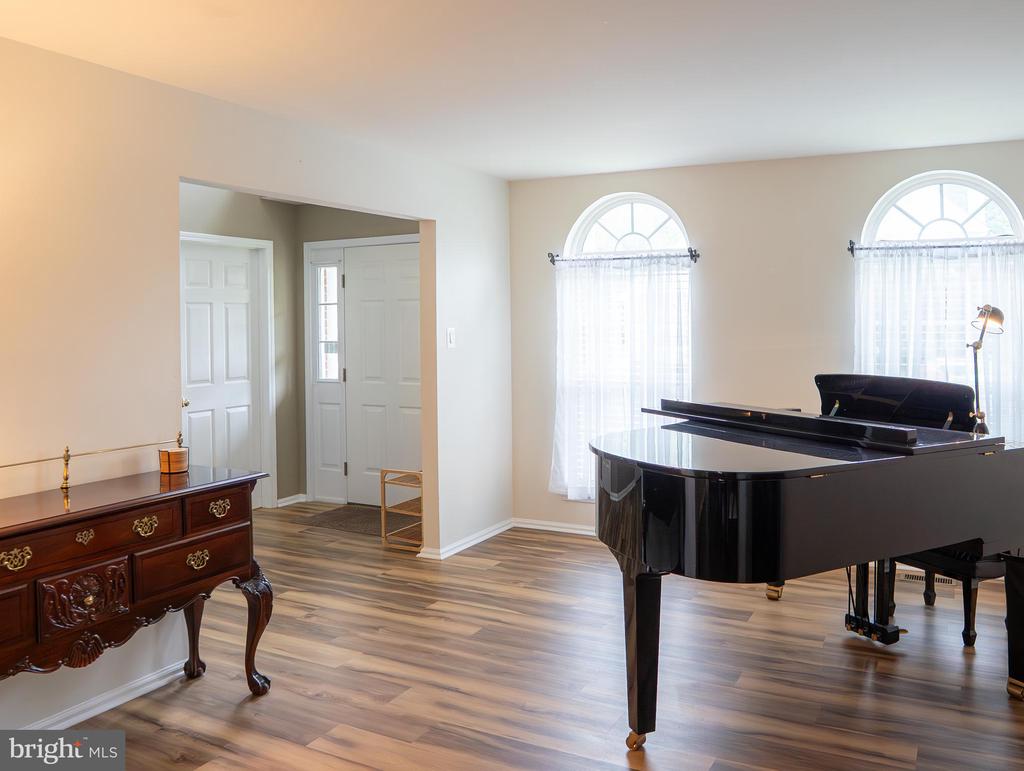 167 EQUESTRIAN DRIVE