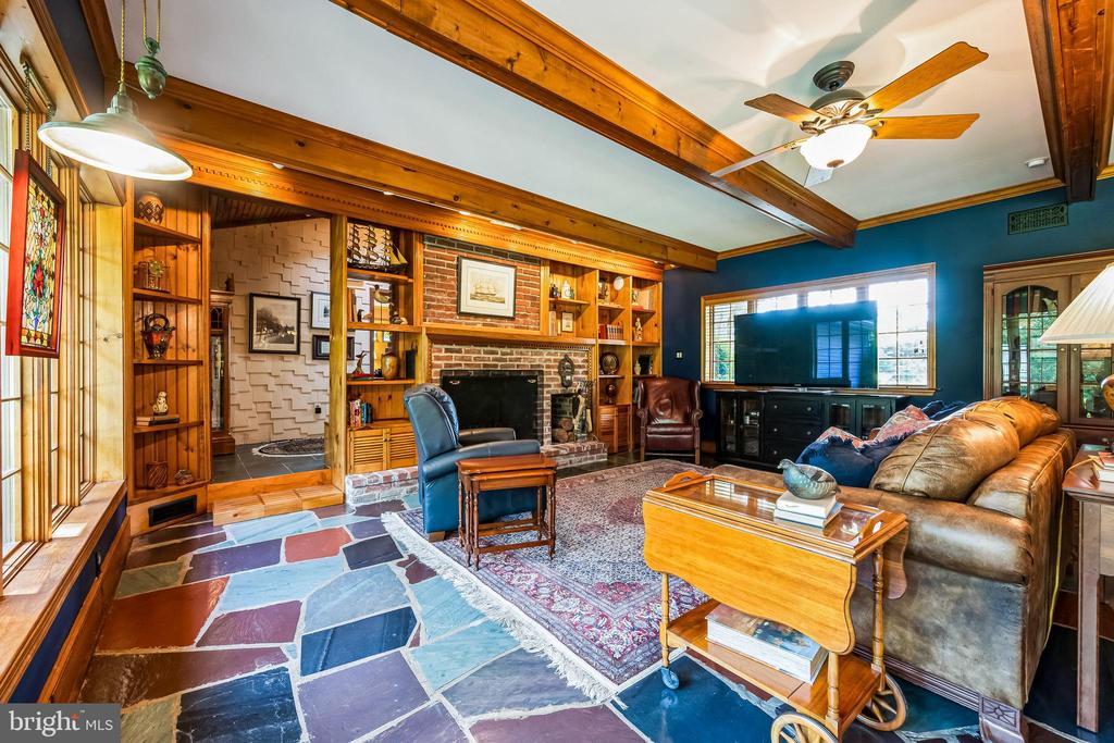 1060 CREAMERY ROAD