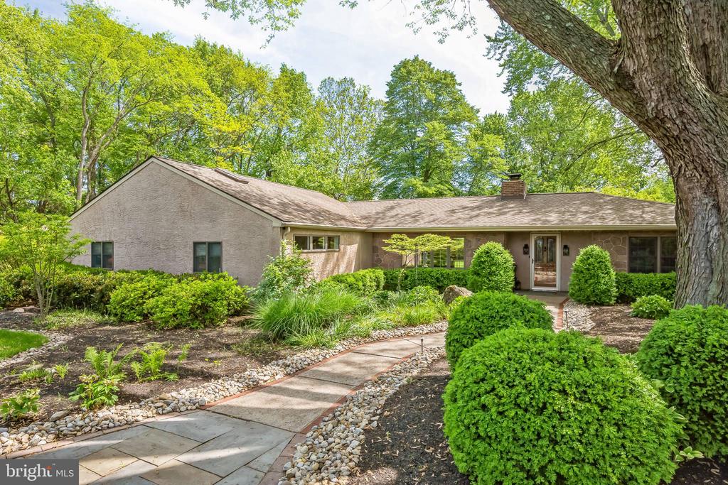 1060 CREAMERY ROAD
