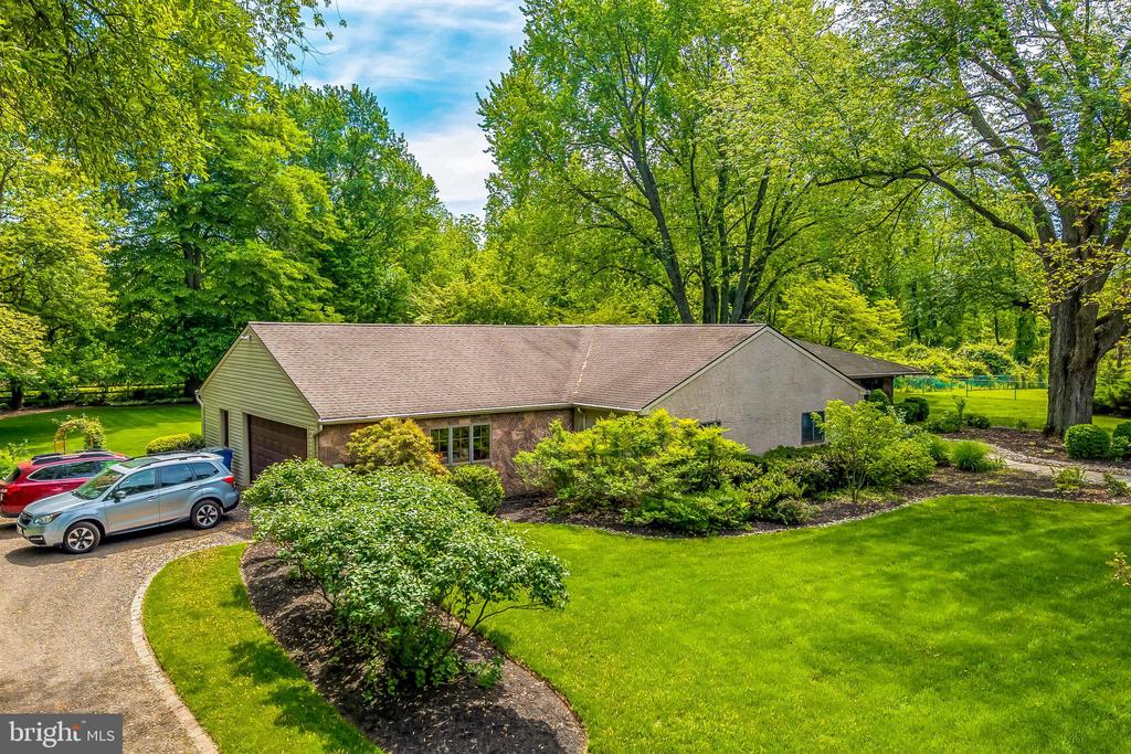 1060 CREAMERY ROAD