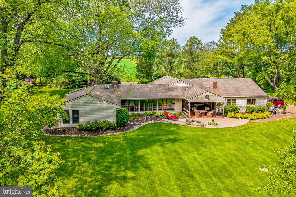 1060 CREAMERY ROAD