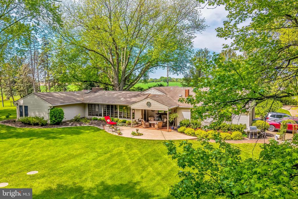 1060 CREAMERY ROAD