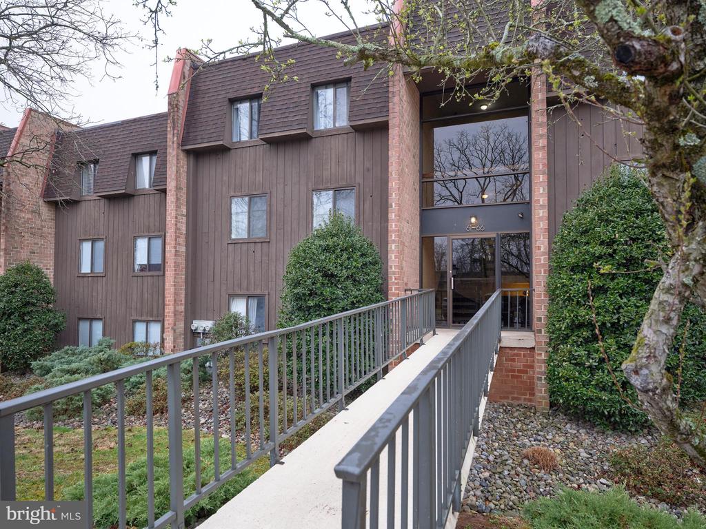 61 HERMITAGE DRIVE