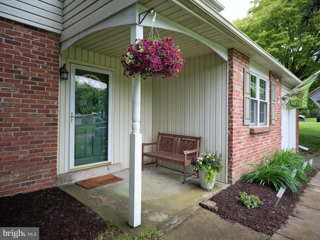 408 W BRISTOL ROAD