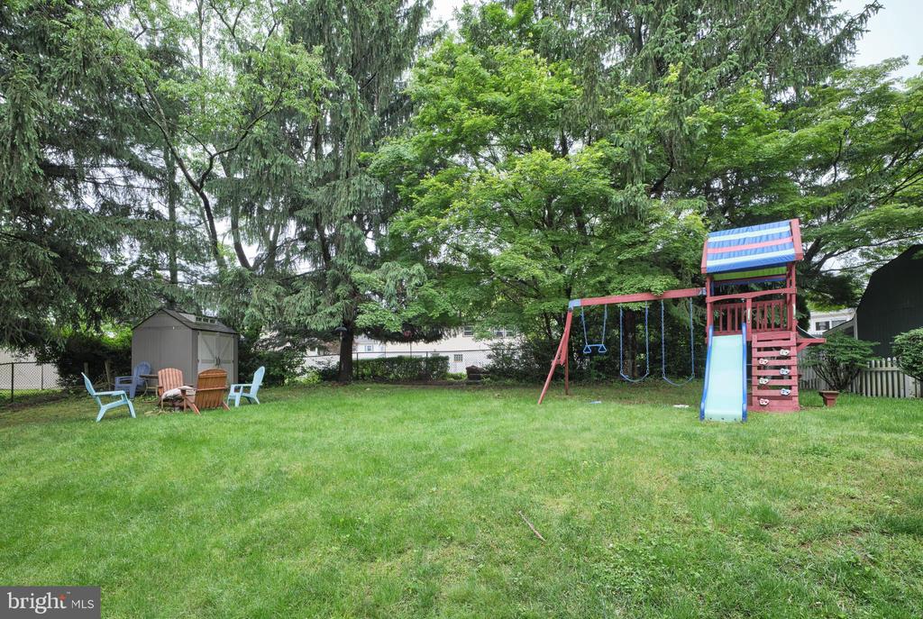 408 W BRISTOL ROAD