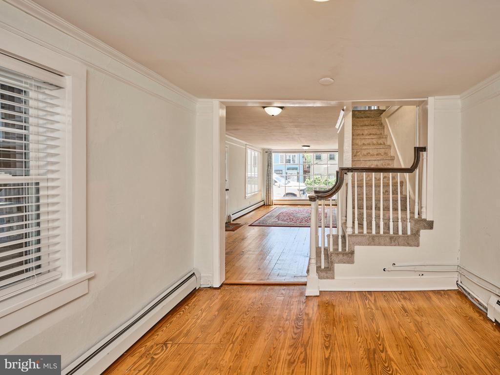 38 W FERRY STREET