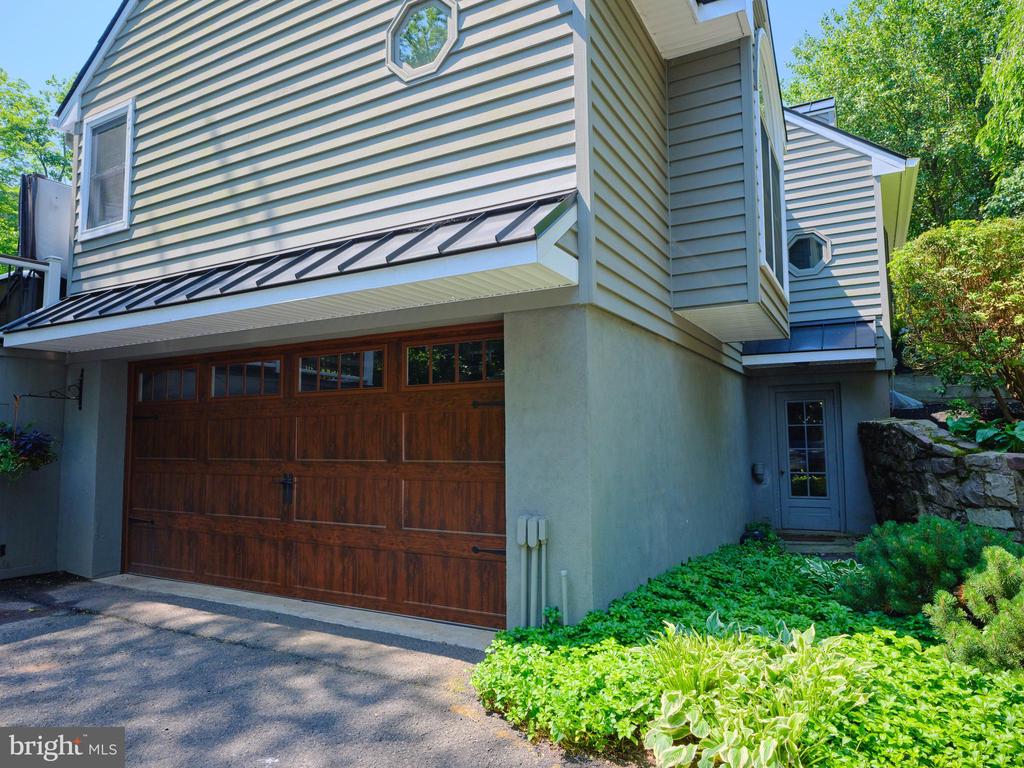 2395 VALLEY ROAD