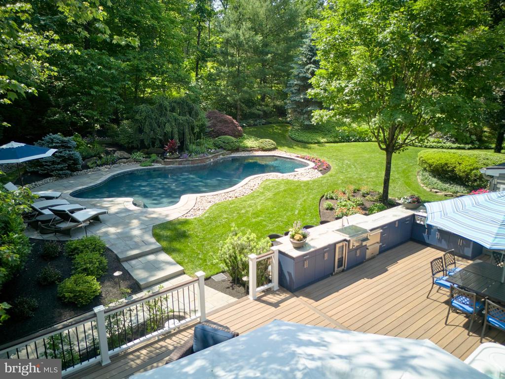 2395 VALLEY ROAD
