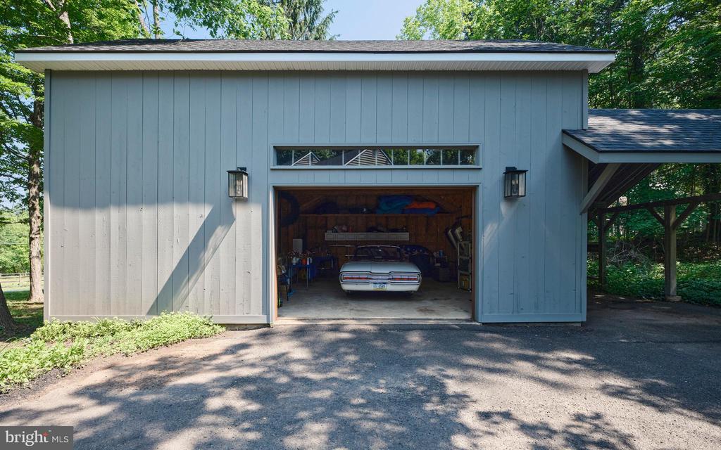 2395 VALLEY ROAD