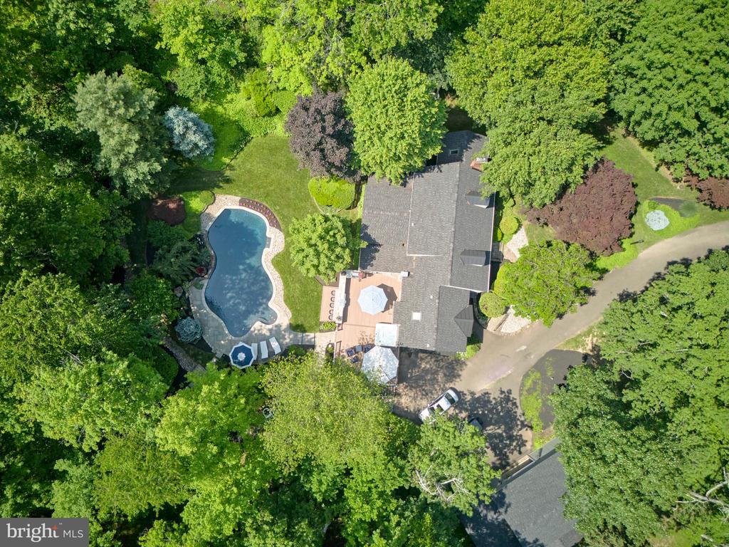 2395 VALLEY ROAD