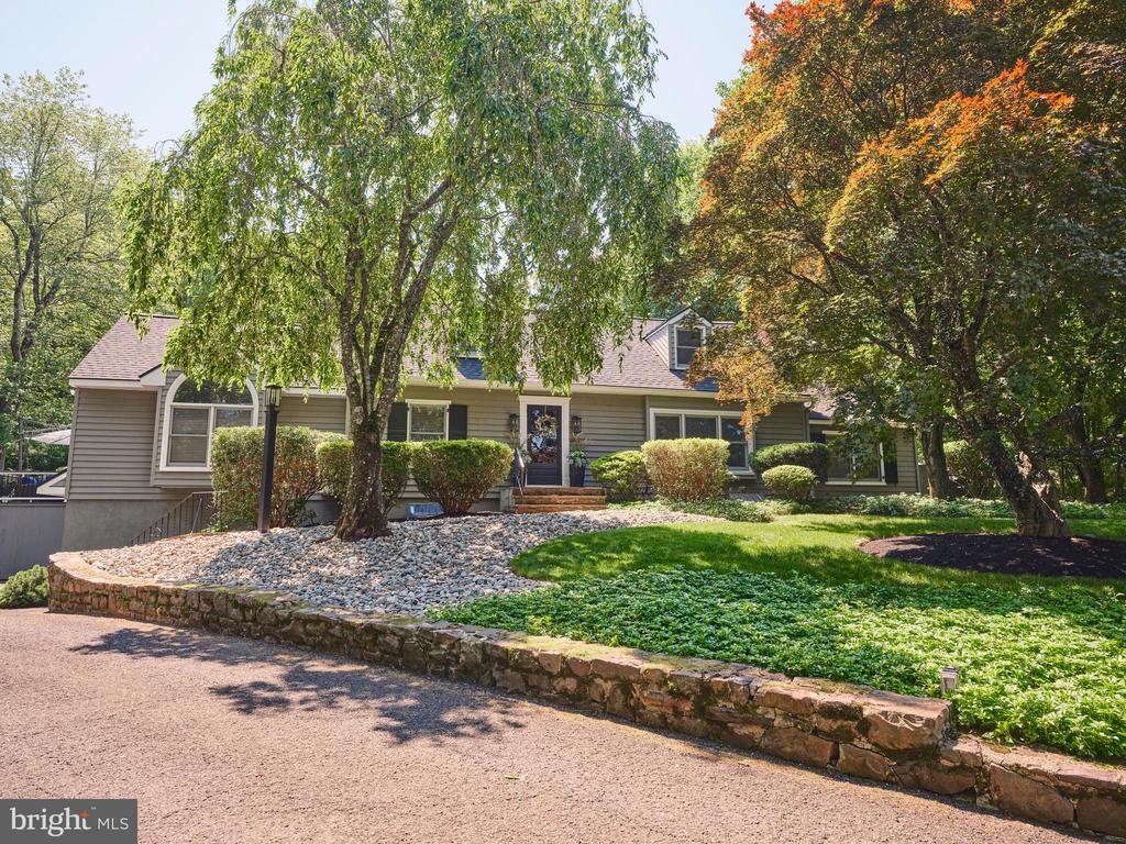 2395 VALLEY ROAD