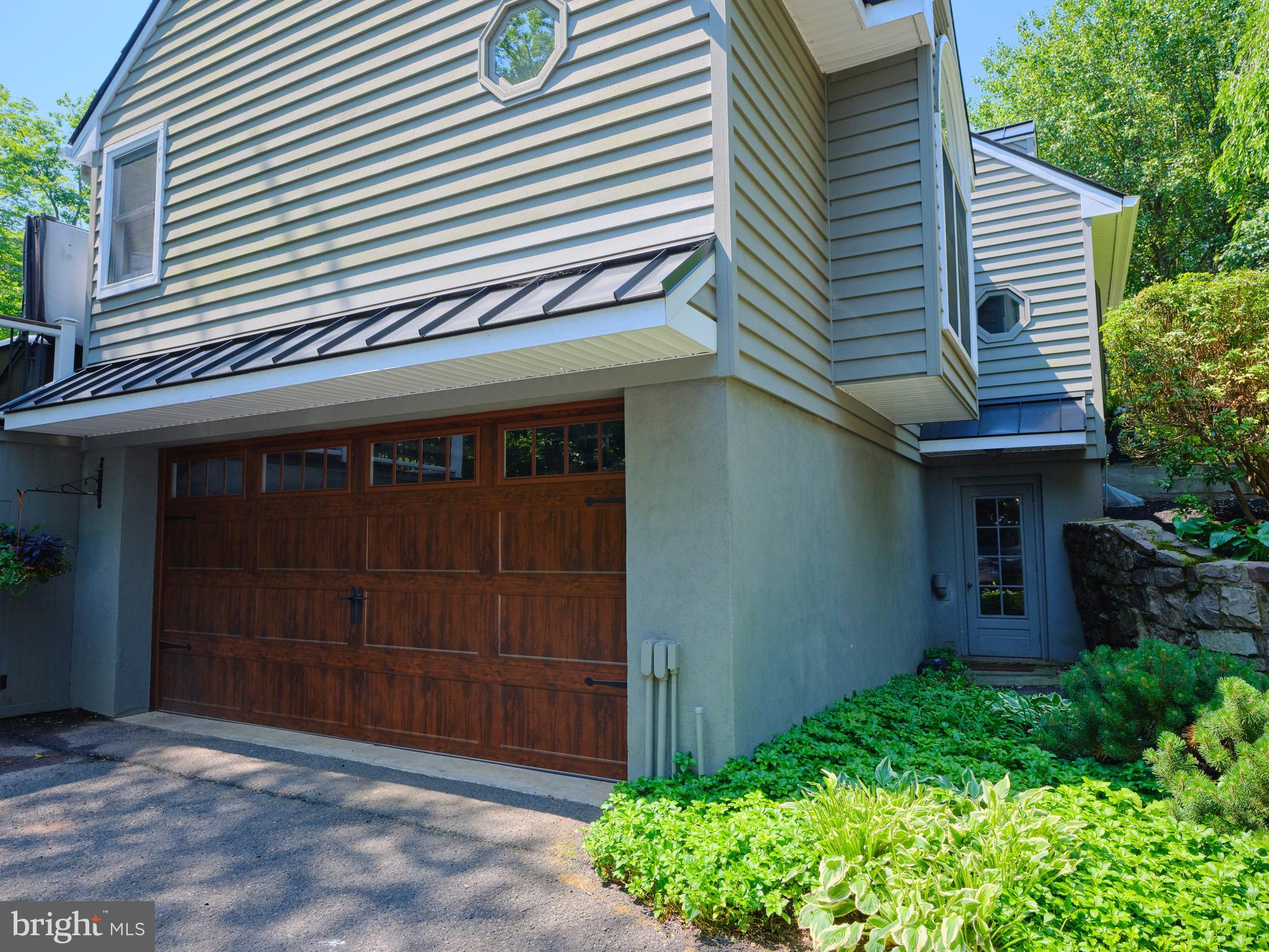 2395 VALLEY ROAD