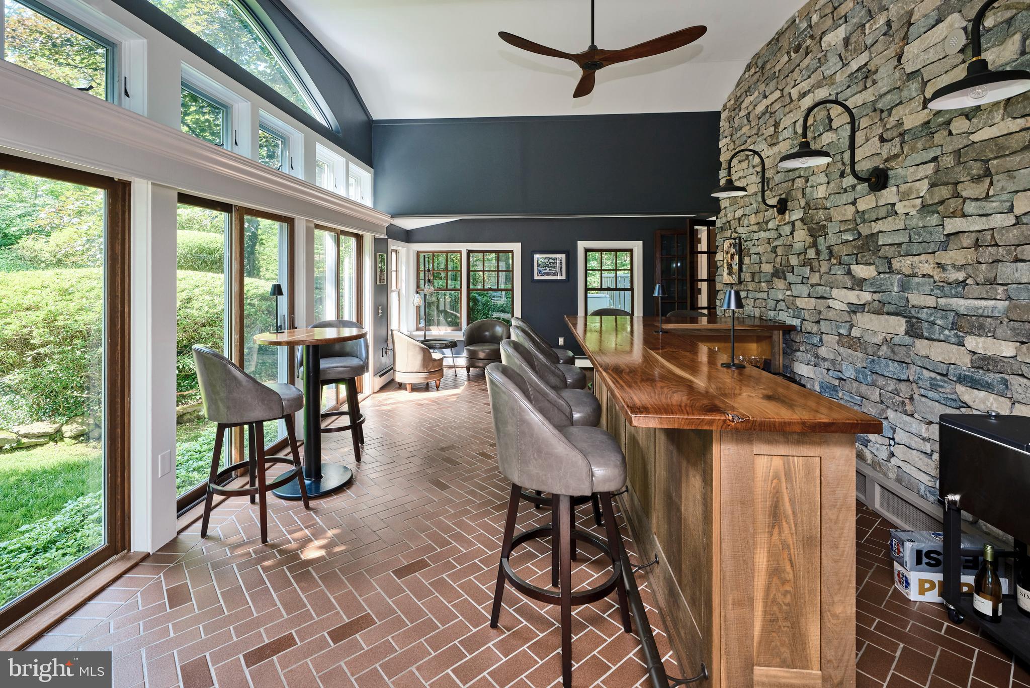 2395 VALLEY ROAD