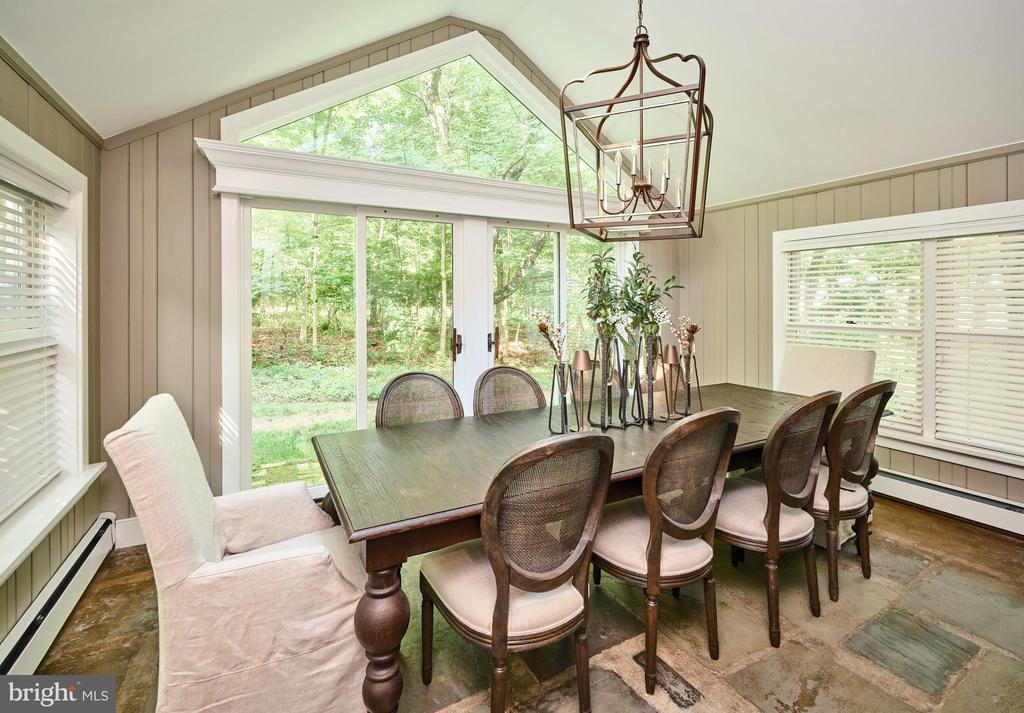 2395 VALLEY ROAD