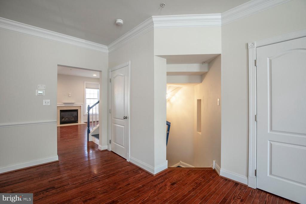 3048 E DORCHESTER STREET 85