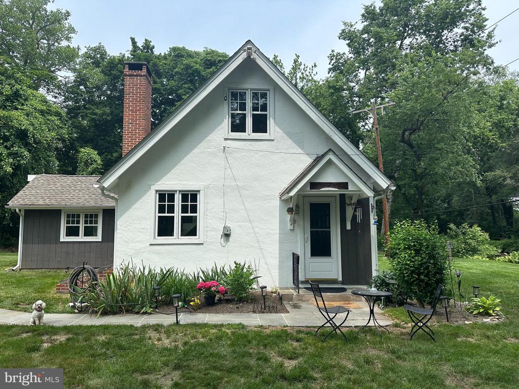 2598 RIVER ROAD