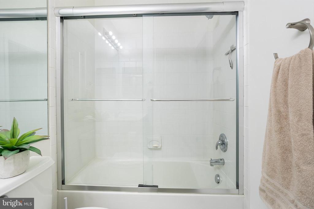59 AVALON COURT 1303