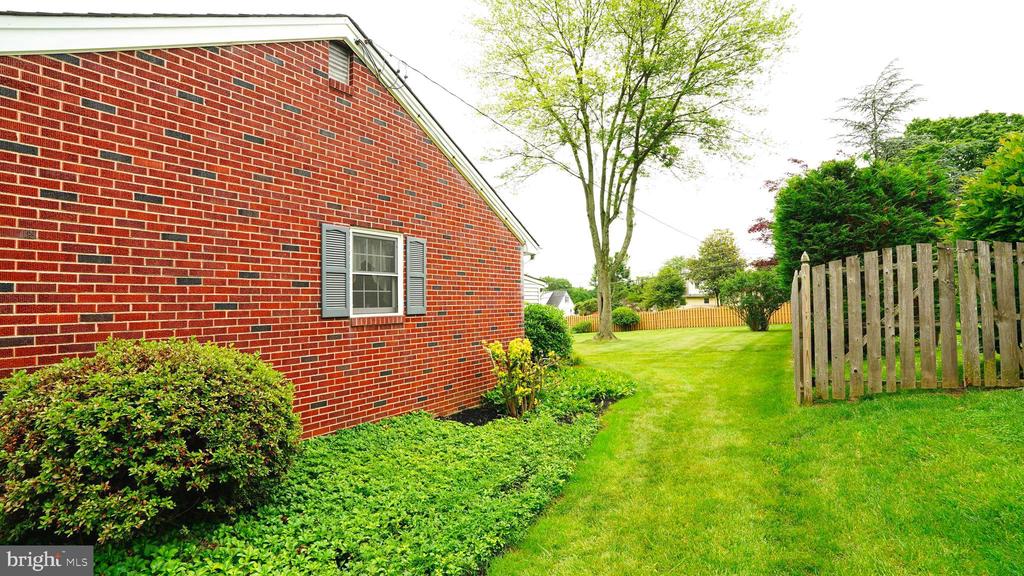 760 SWEETBRIAR DRIVE