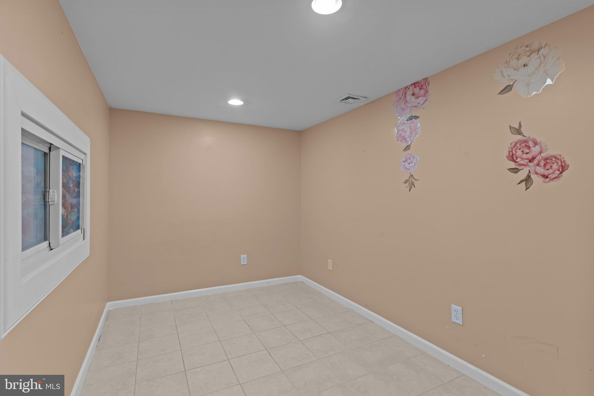 31 VIOLET LANE