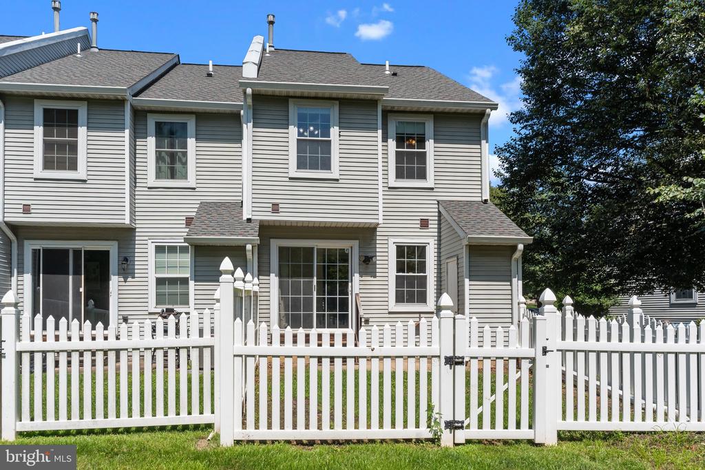 31 VIOLET LANE