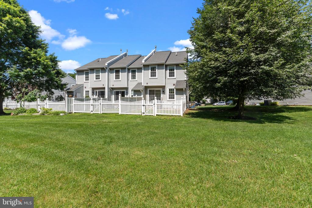 31 VIOLET LANE