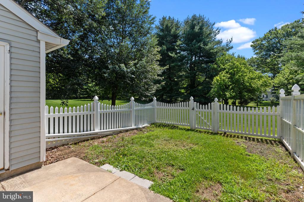 31 VIOLET LANE