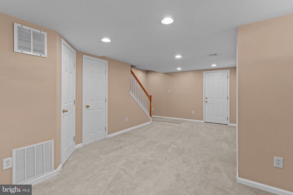 31 VIOLET LANE