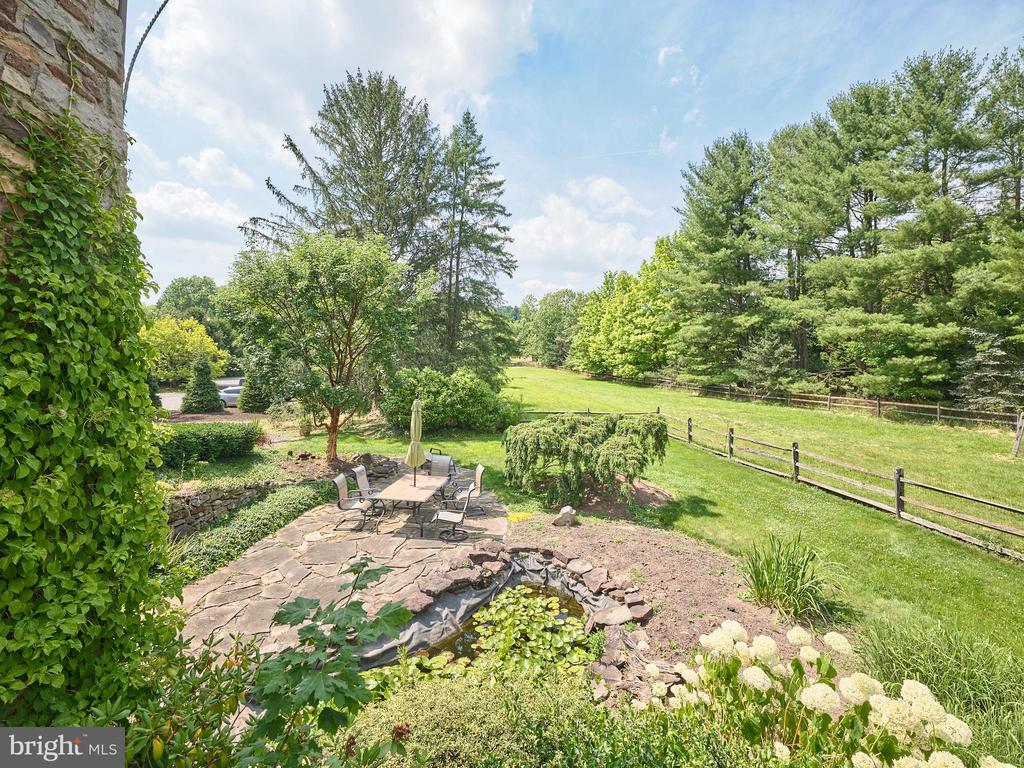 5694 CARVERSVILLE ROAD B