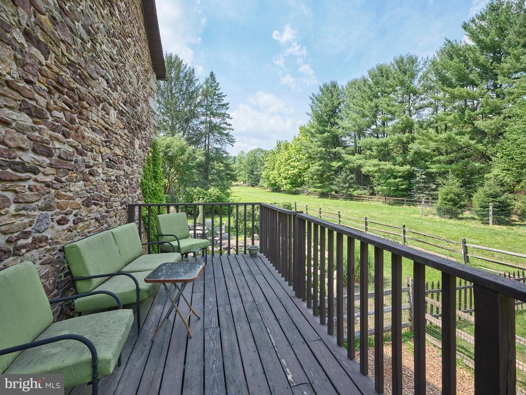 5694 CARVERSVILLE ROAD B