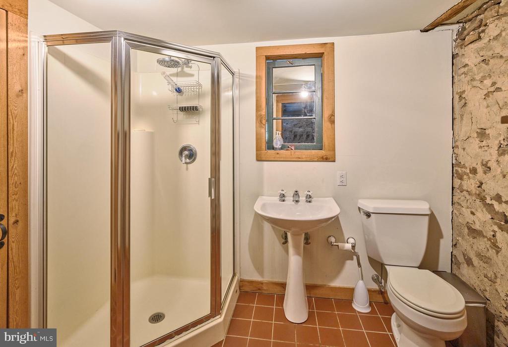 5694 CARVERSVILLE ROAD B