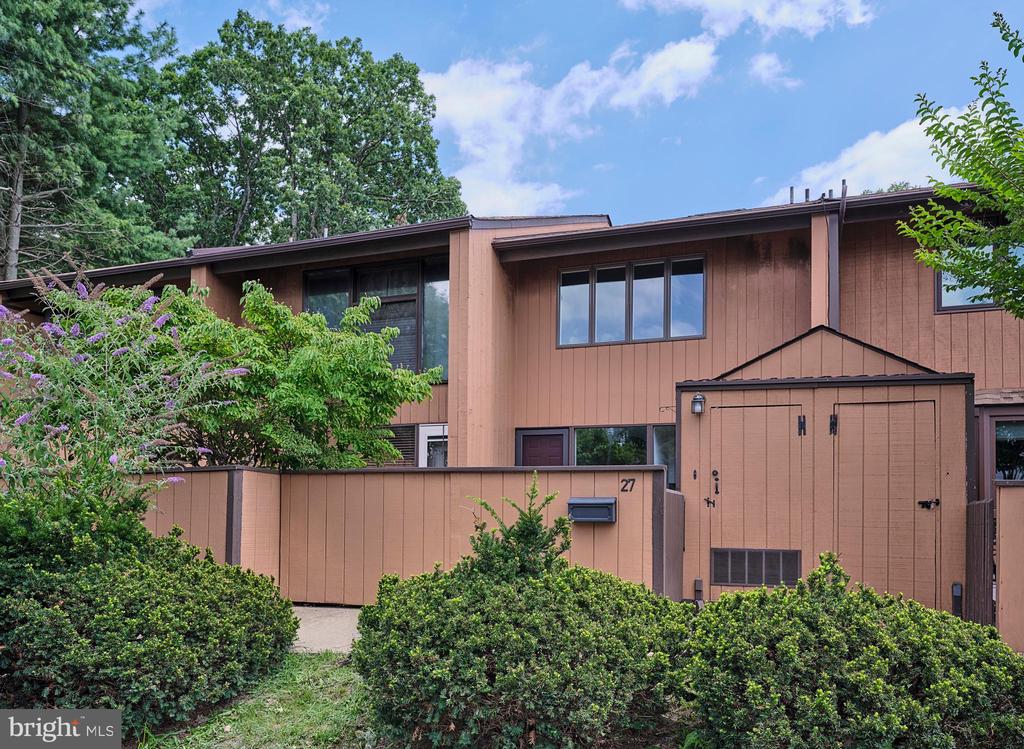 27 ARDEN WAY