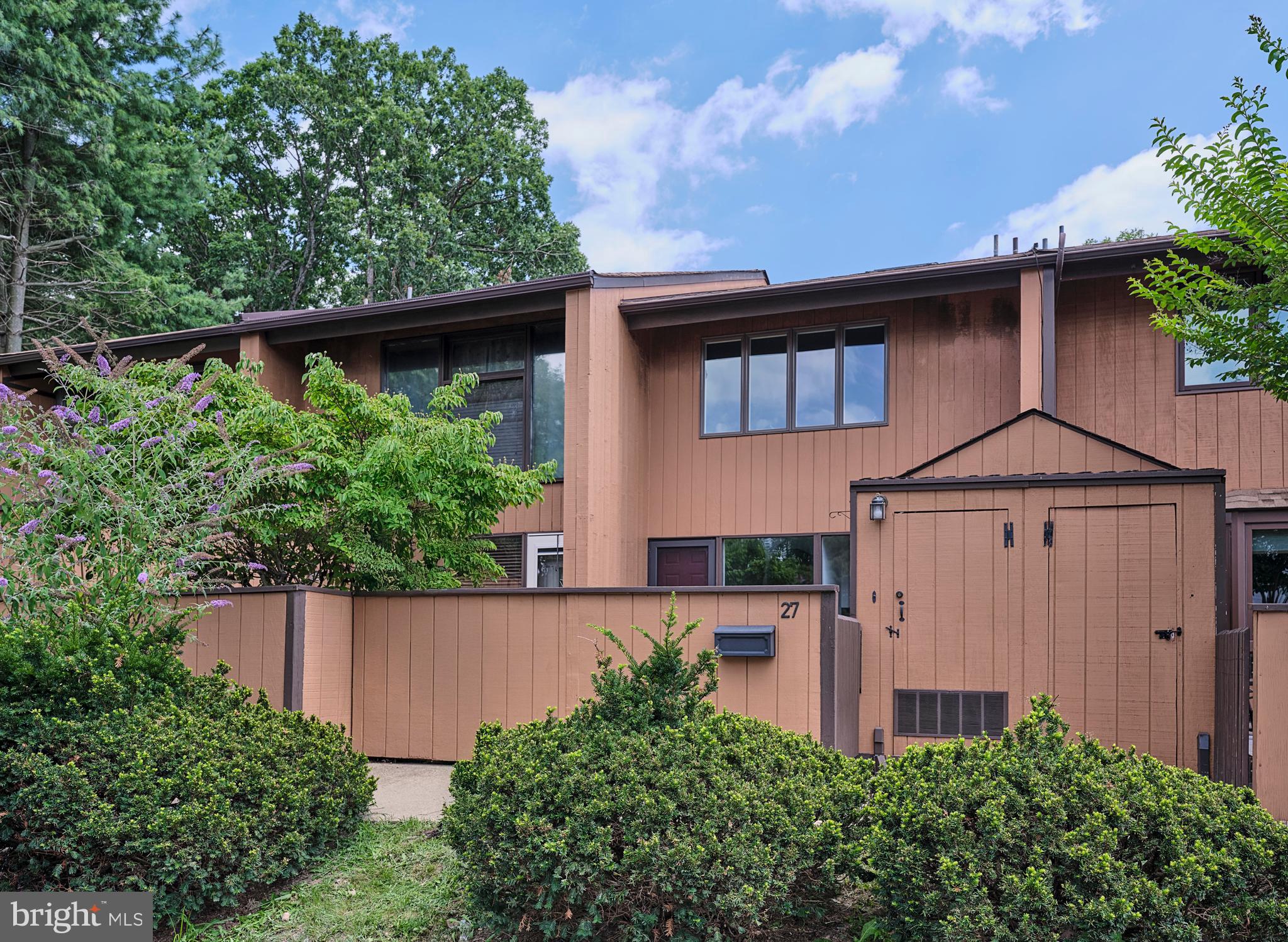 27 ARDEN WAY