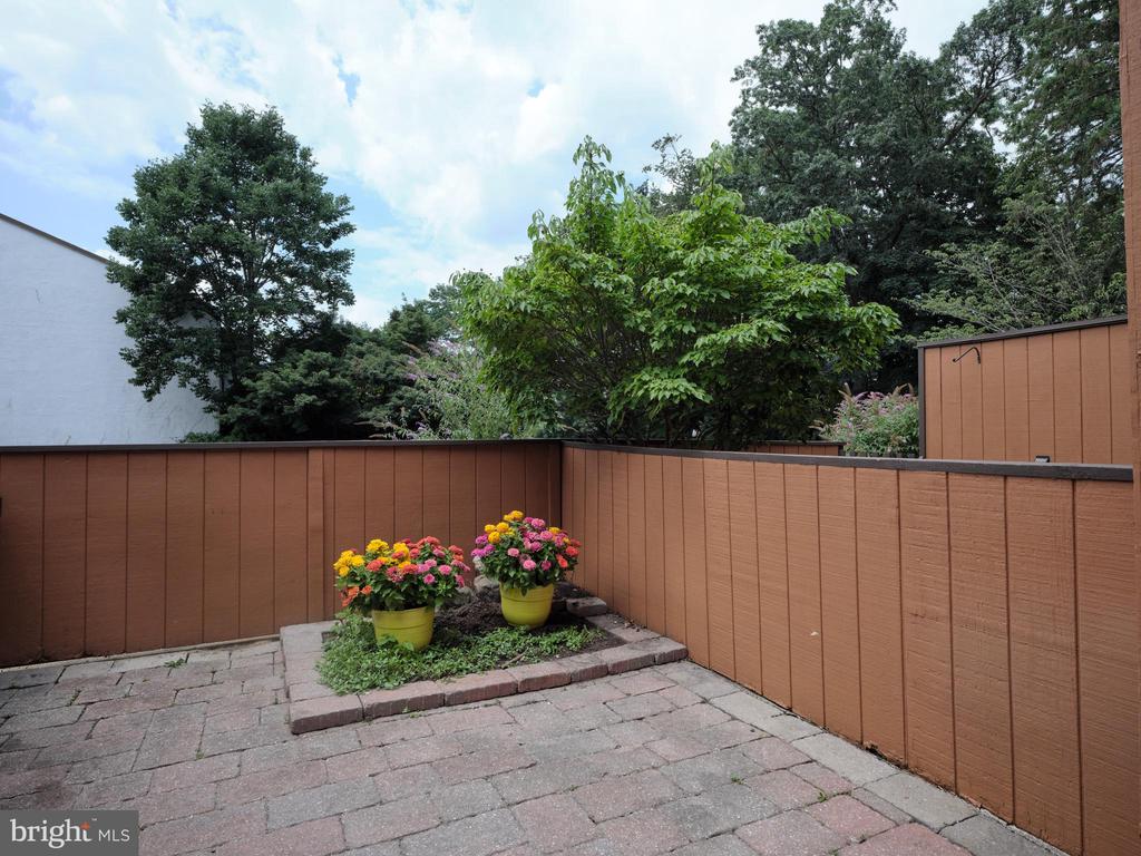 27 ARDEN WAY
