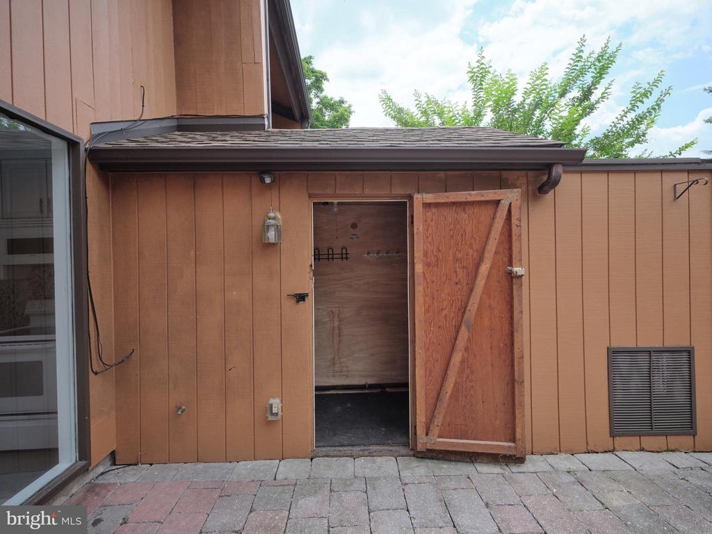 27 ARDEN WAY