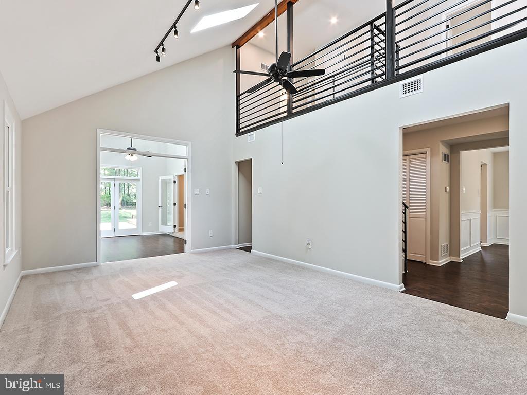 476 N SHADY RETREAT ROAD