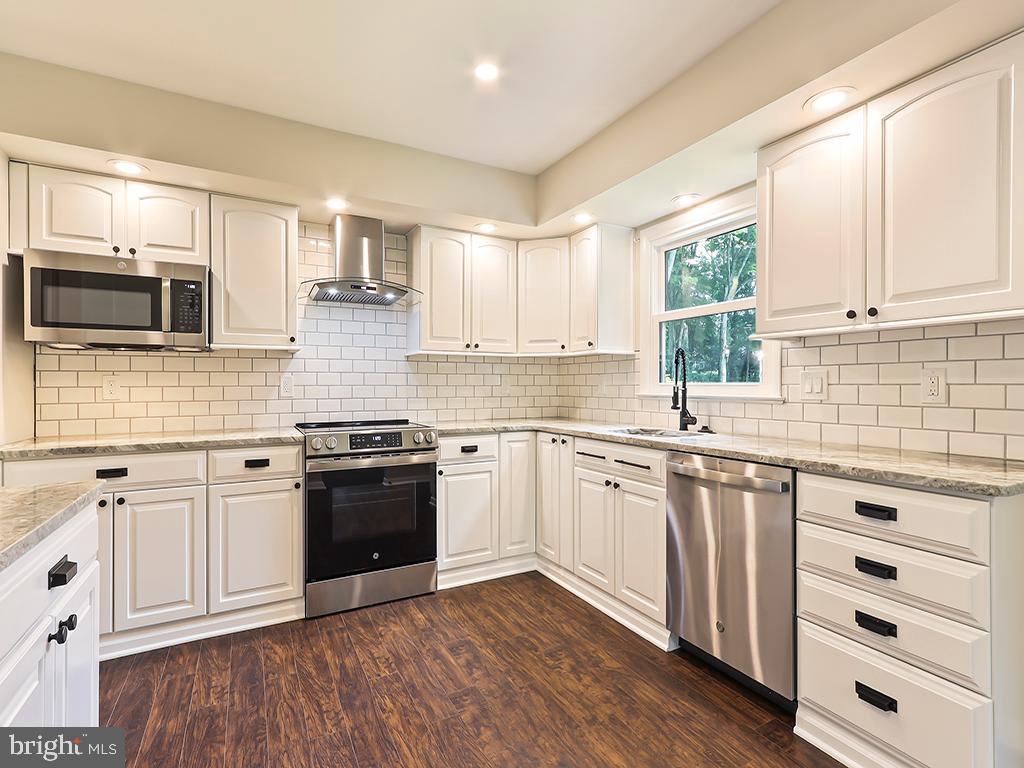 476 N SHADY RETREAT ROAD