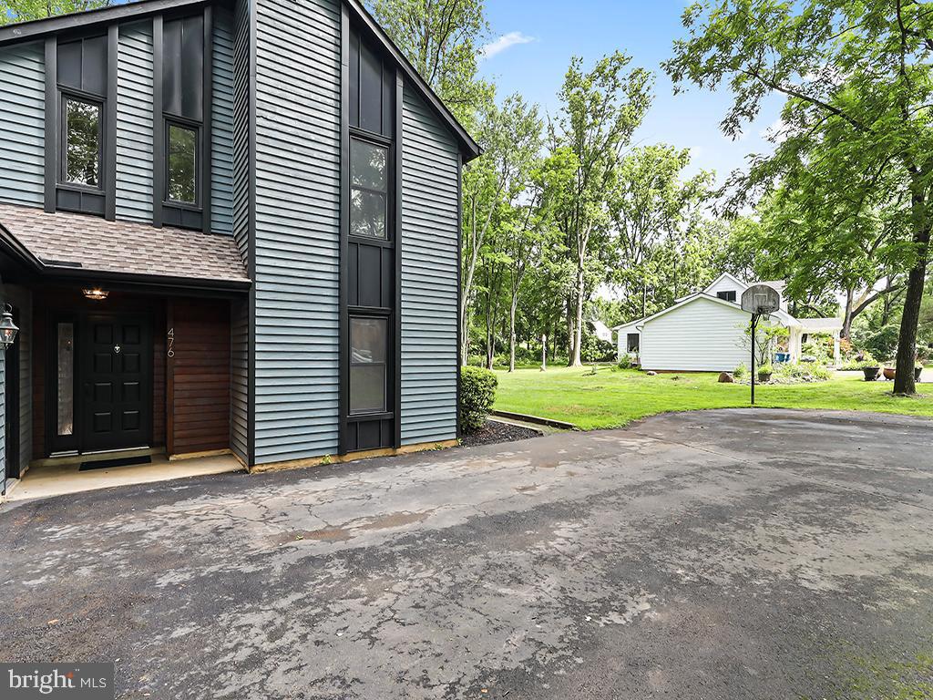476 N SHADY RETREAT ROAD