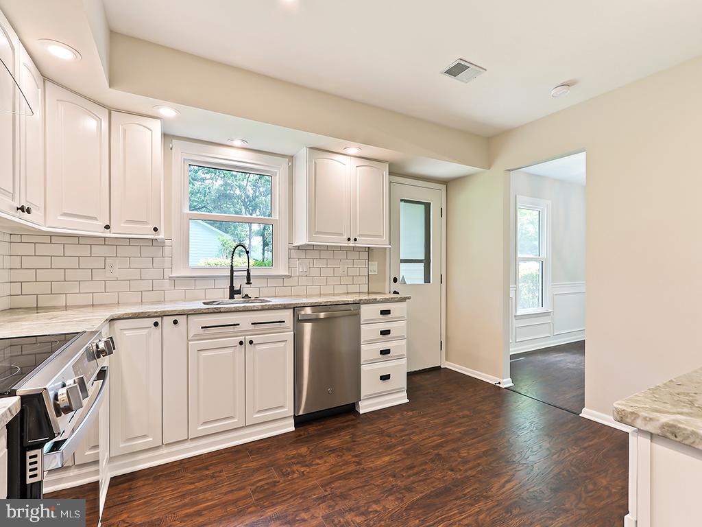 476 N SHADY RETREAT ROAD