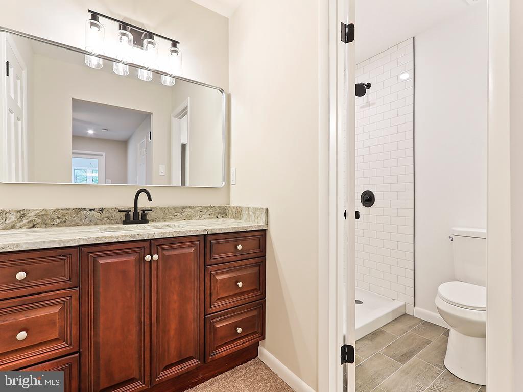 476 N SHADY RETREAT ROAD