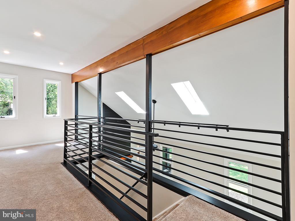 476 N SHADY RETREAT ROAD