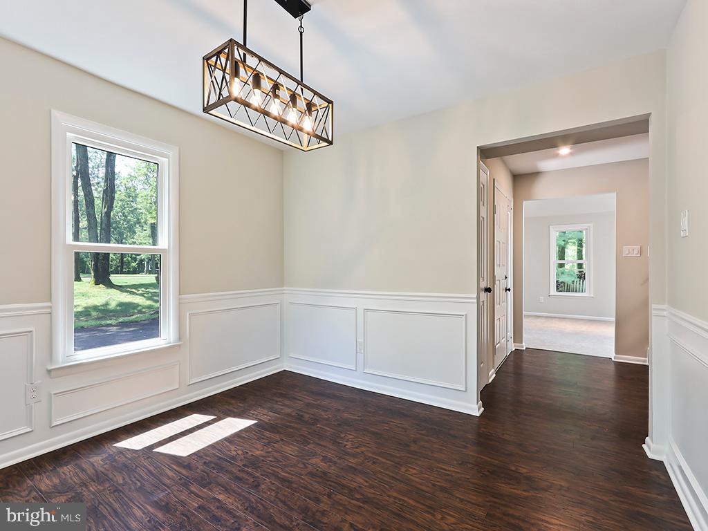 476 N SHADY RETREAT ROAD