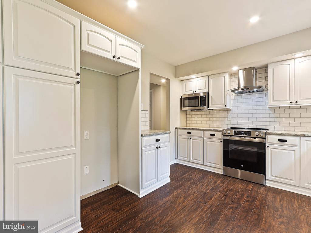 476 N SHADY RETREAT ROAD