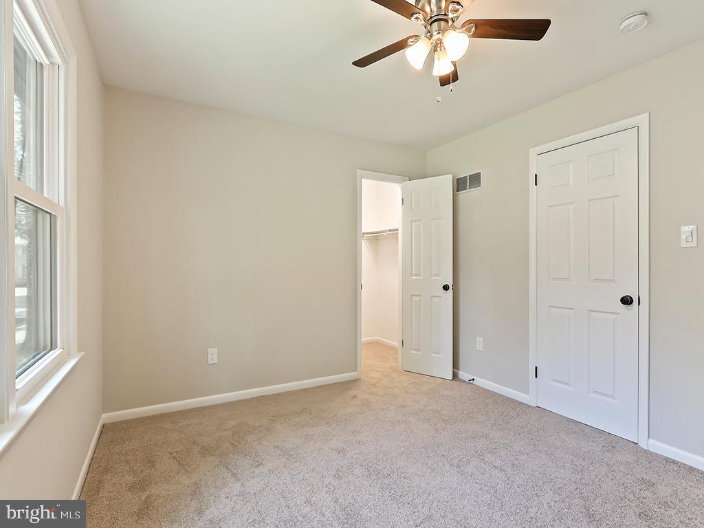 476 N SHADY RETREAT ROAD