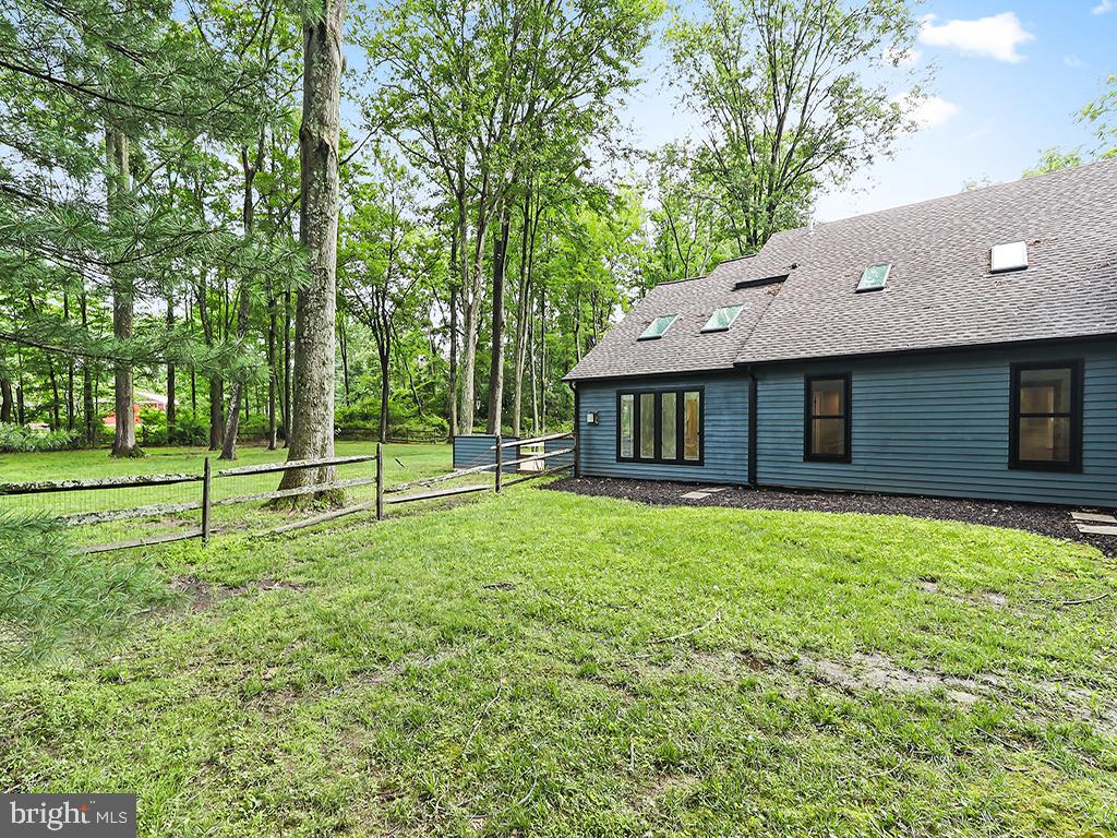 476 N SHADY RETREAT ROAD