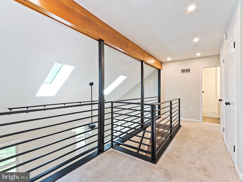 476 N SHADY RETREAT ROAD
