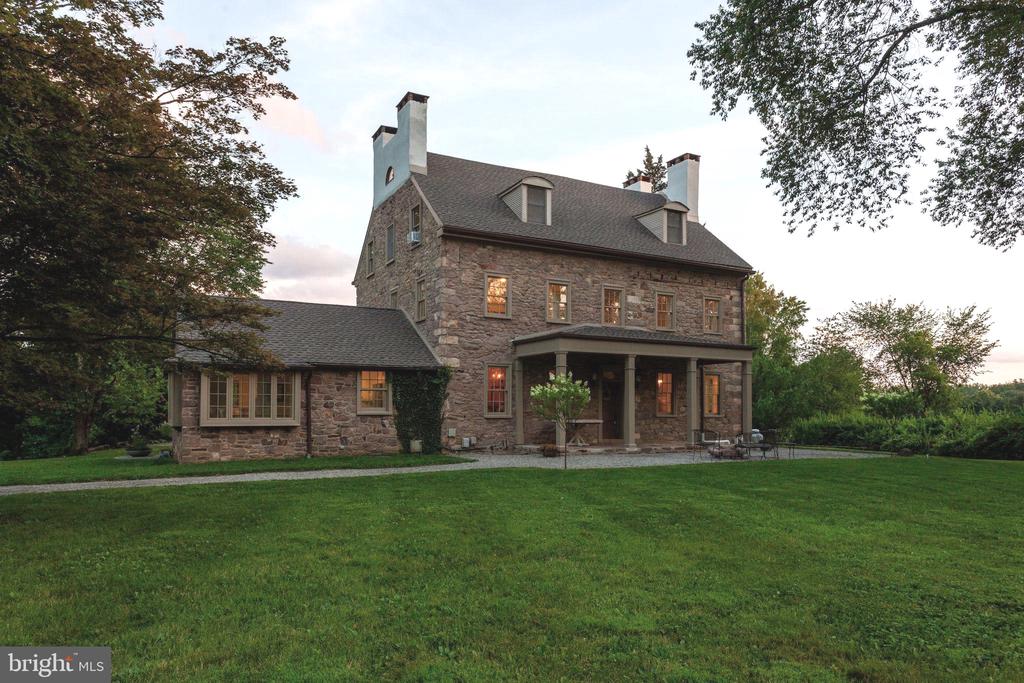 131 WILLOWBROOK DRIVE