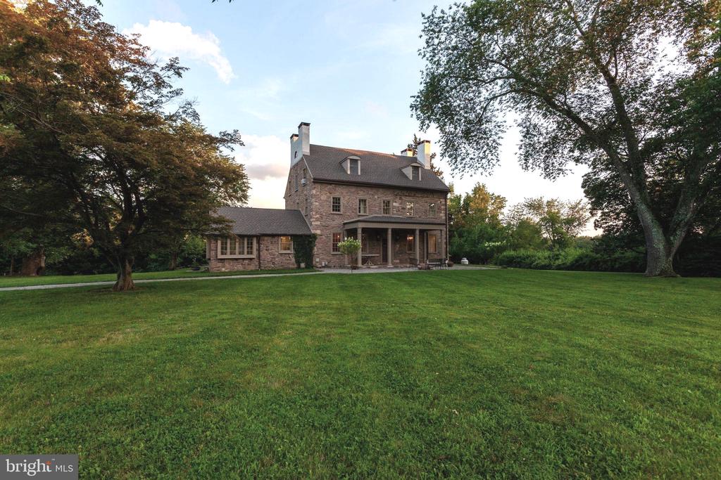 131 WILLOWBROOK DRIVE