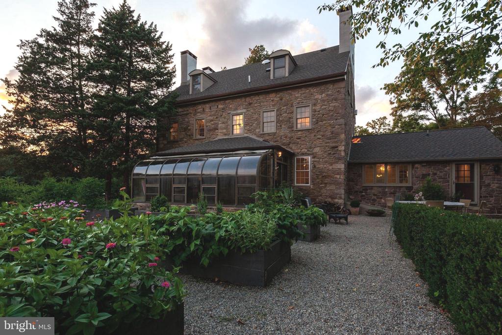 131 WILLOWBROOK DRIVE