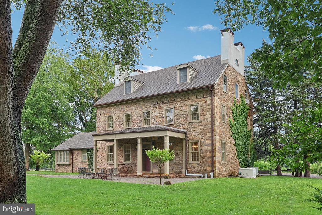131 WILLOWBROOK DRIVE